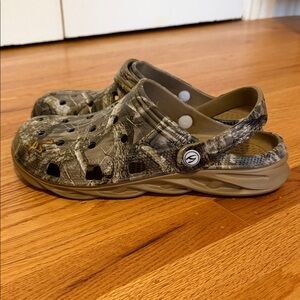 Camo Hobibear Men’s Sandals- M9.5/W11- Like New